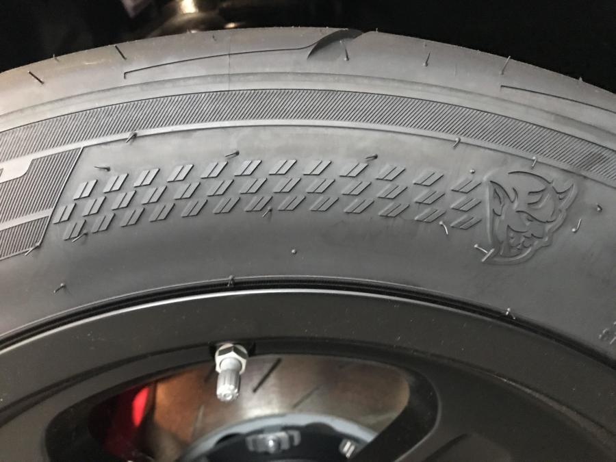 Колеса Dodge Challenger SRT Demon (LC) 2018 года  (фото 59 из 162)